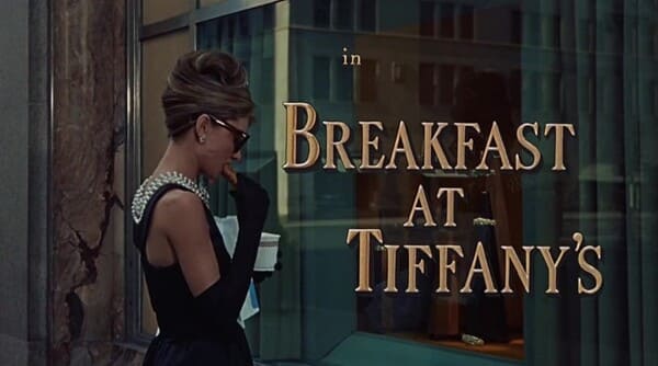ティファニーで朝食を 名言11選 英語も 自由と幸せを探し求めるヒロイン 映画が好き