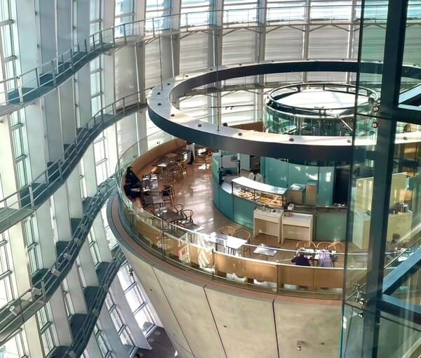 君の名は カフェ2選 新宿御苑と国立新美術館の聖地に行ってきた 映画が好き